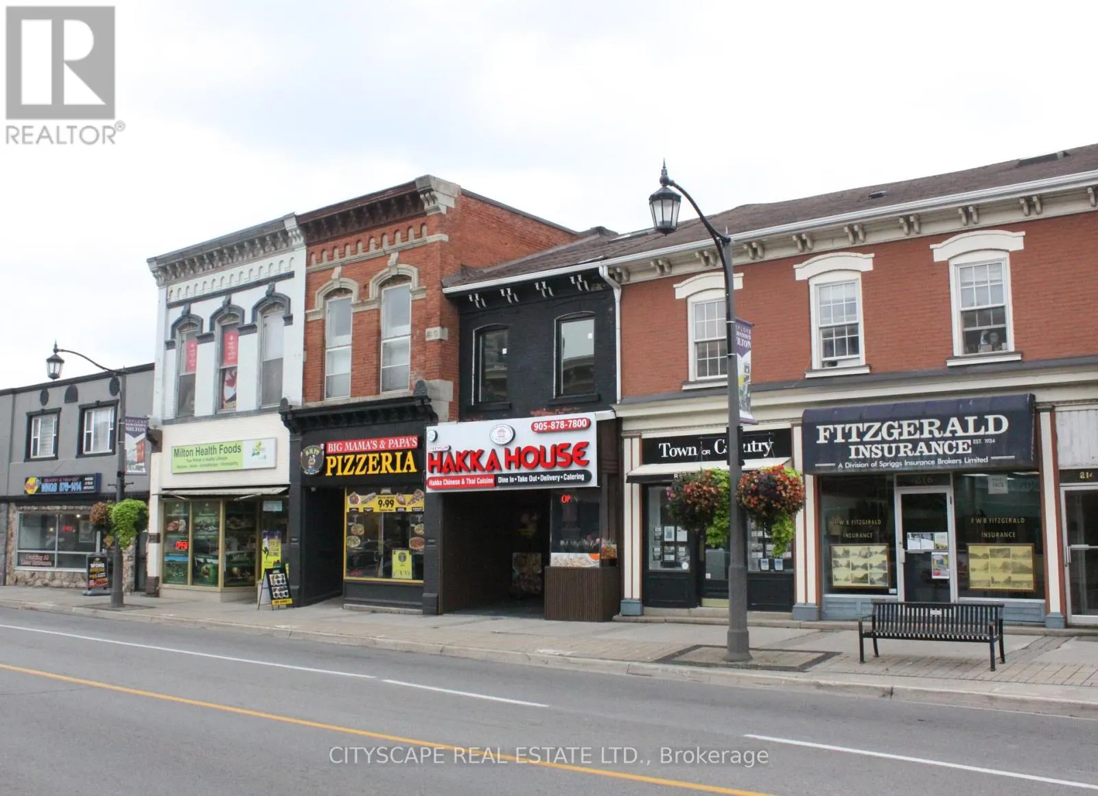 220 MAIN STREET E