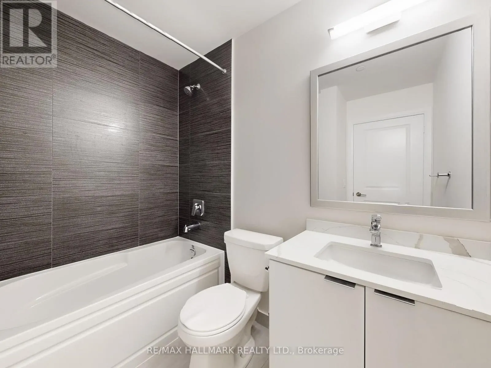 303 - 15 WATERGARDEN DR DRIVE