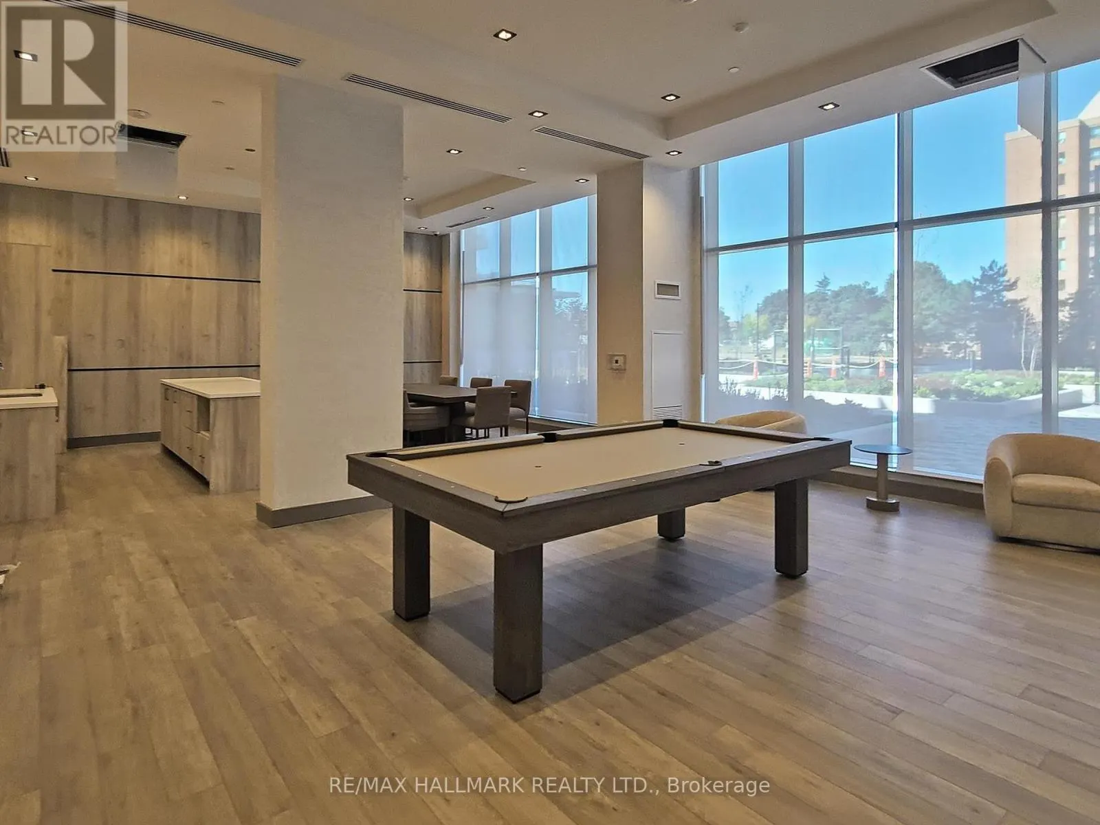 303 - 15 WATERGARDEN DR DRIVE