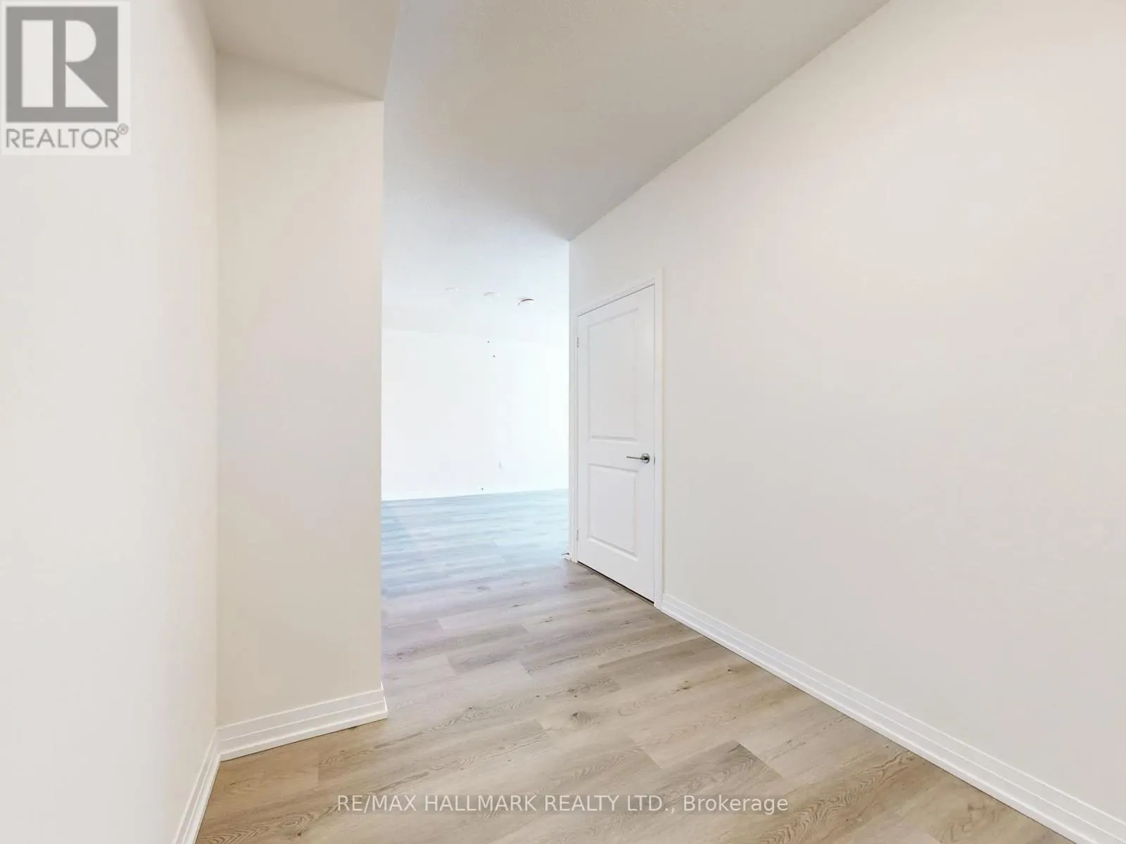 303 - 15 WATERGARDEN DR DRIVE