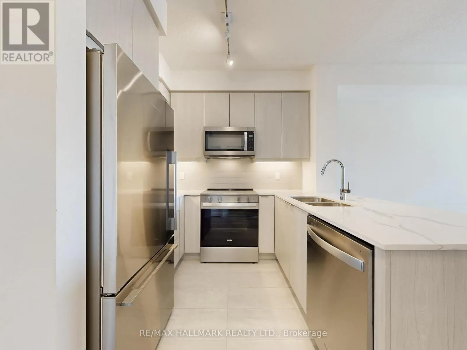 303 - 15 WATERGARDEN DR DRIVE