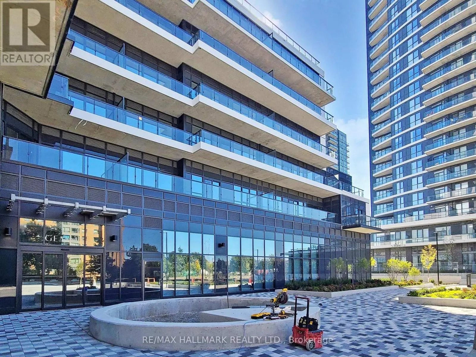 303 - 15 WATERGARDEN DR DRIVE