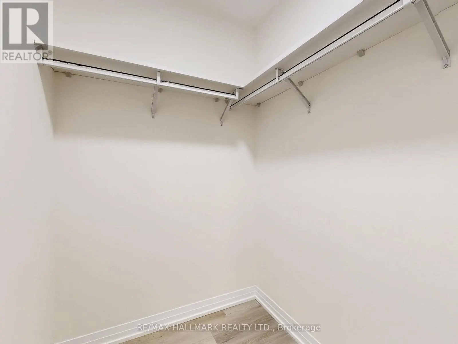 303 - 15 WATERGARDEN DR DRIVE