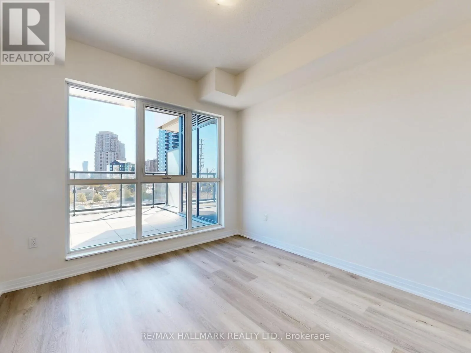 303 - 15 WATERGARDEN DR DRIVE