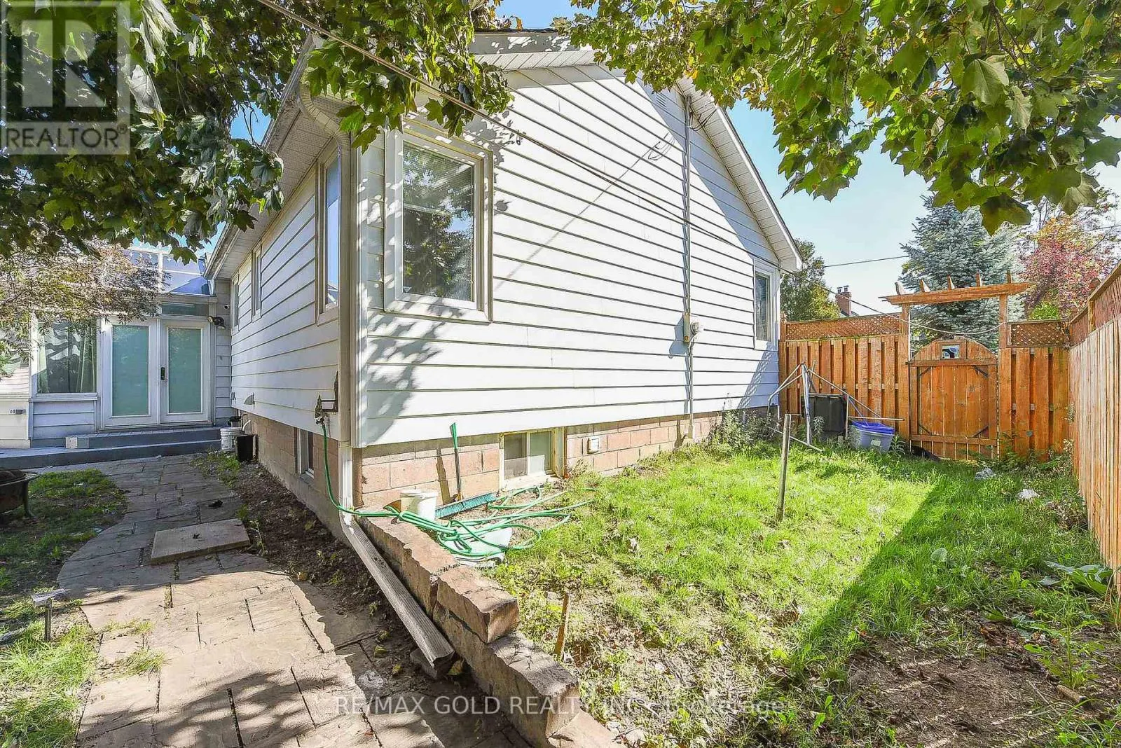 13 FOSTER ROAD