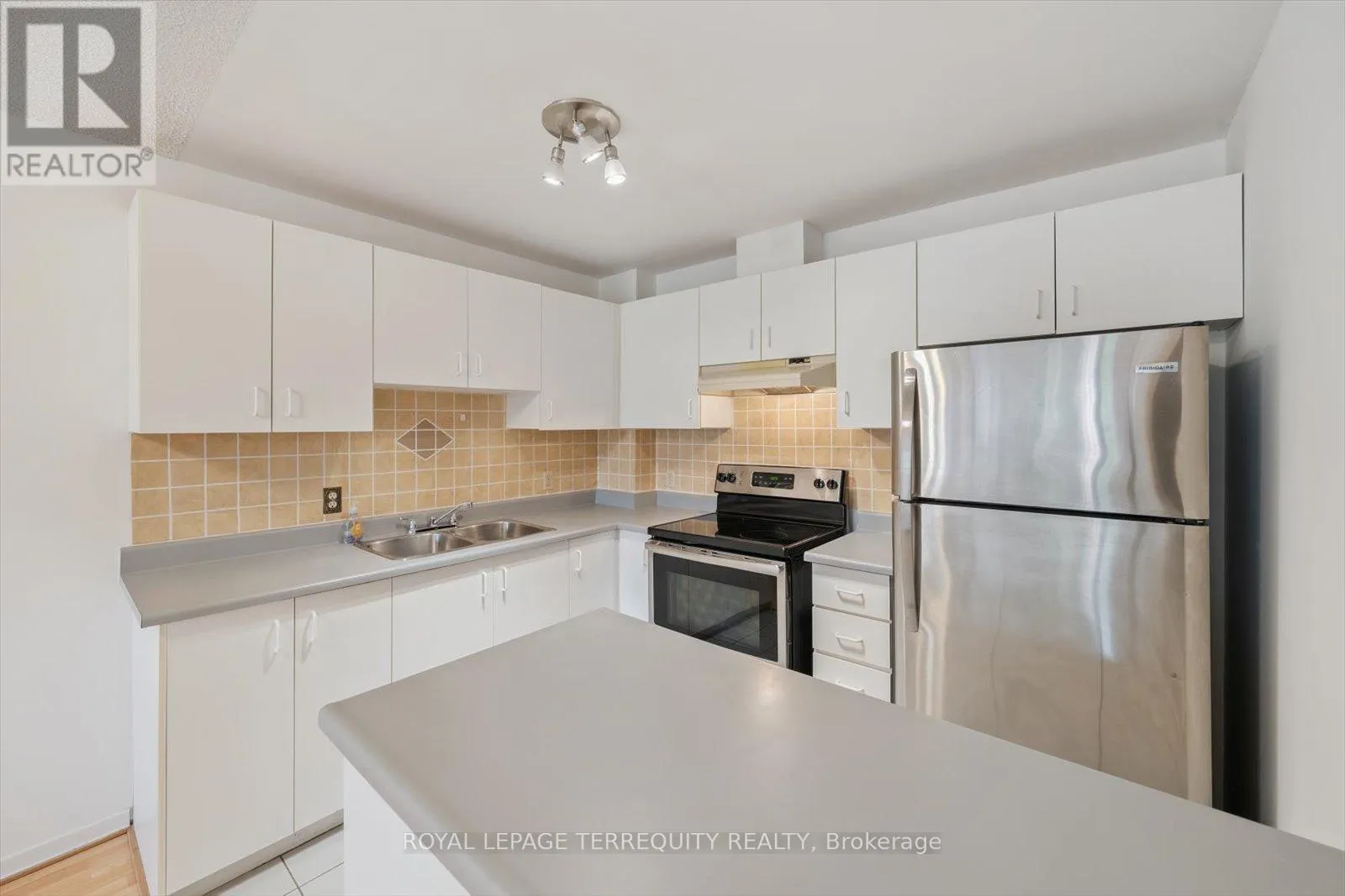 208 - 1275 CORNERBROOK PLACE