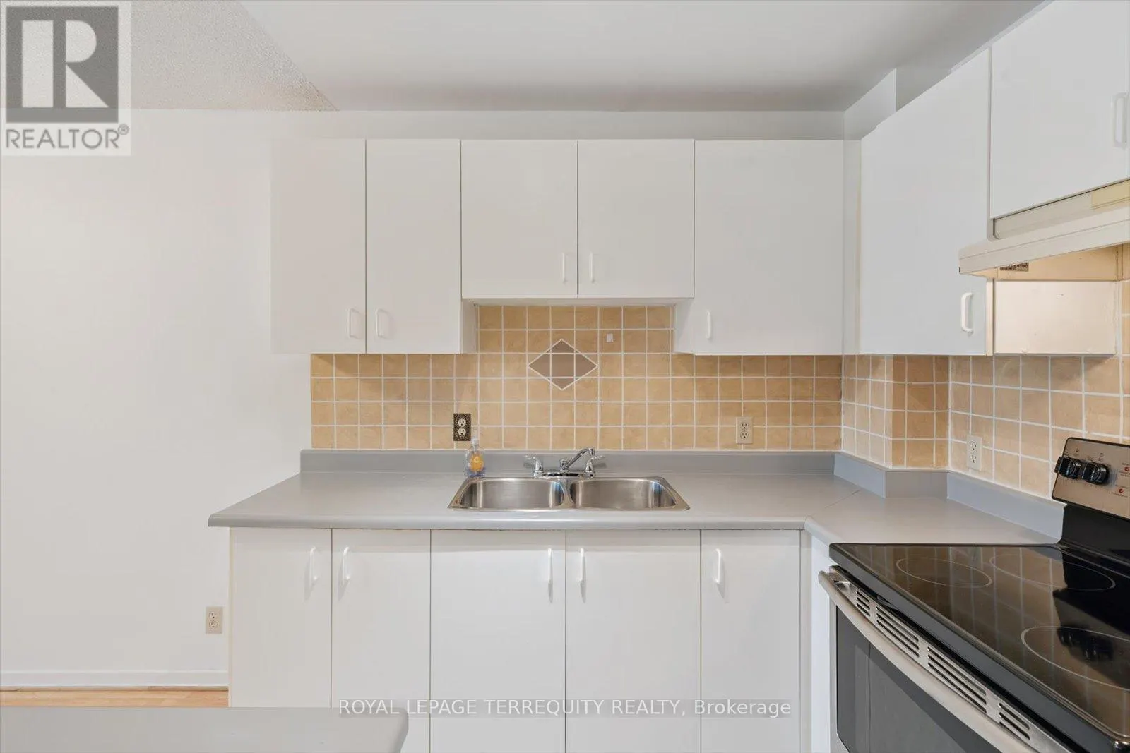 208 - 1275 CORNERBROOK PLACE