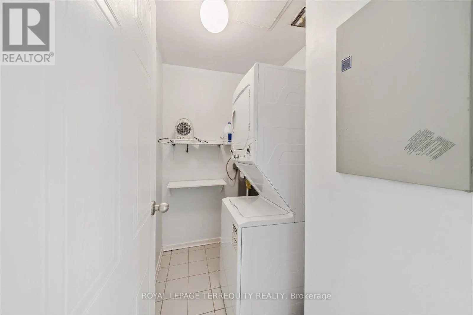208 - 1275 CORNERBROOK PLACE