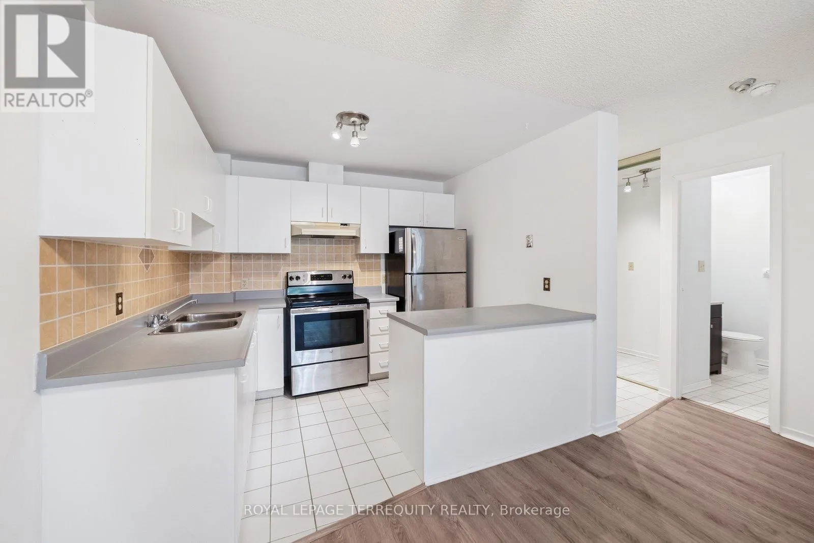 208 - 1275 CORNERBROOK PLACE
