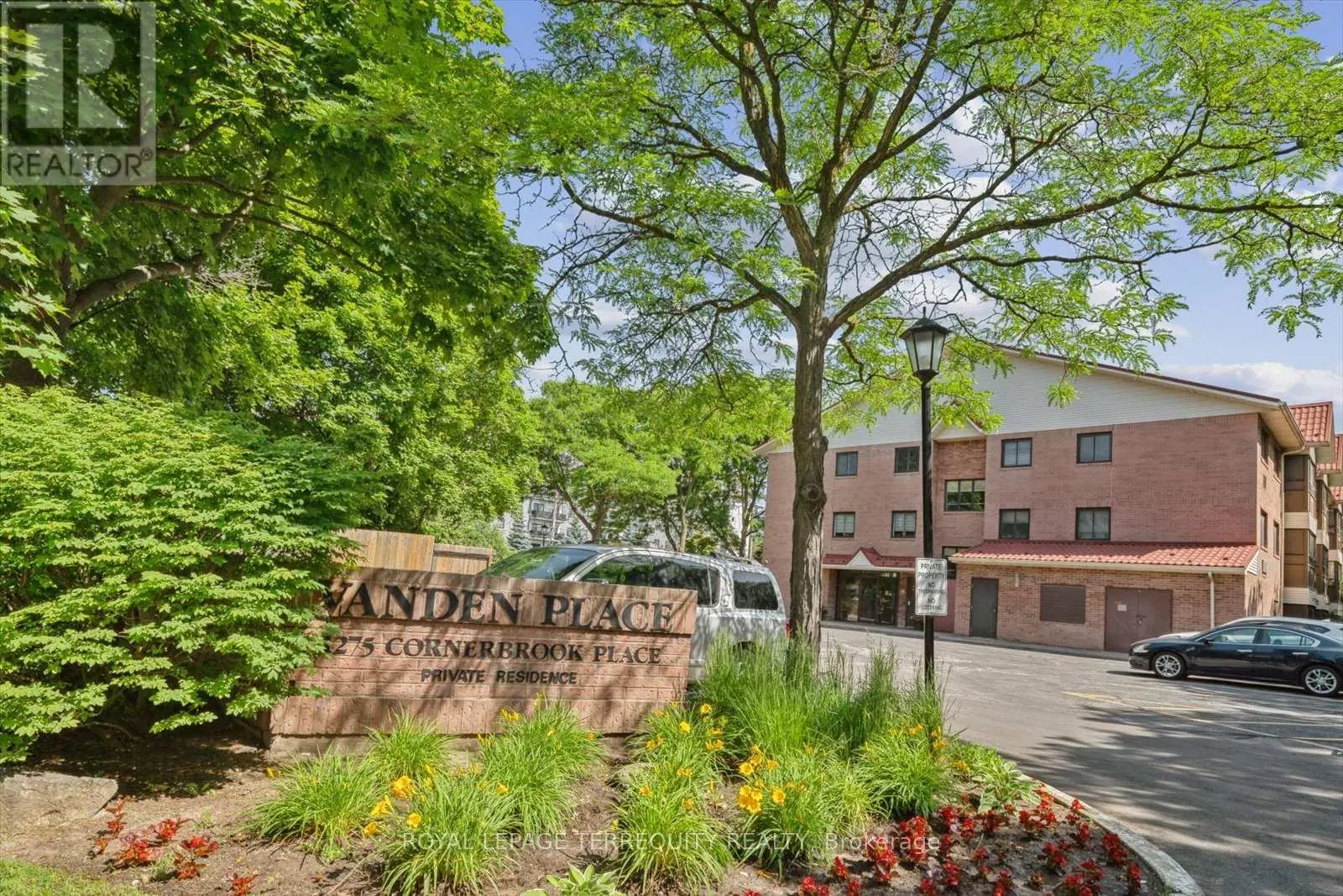 208 - 1275 CORNERBROOK PLACE