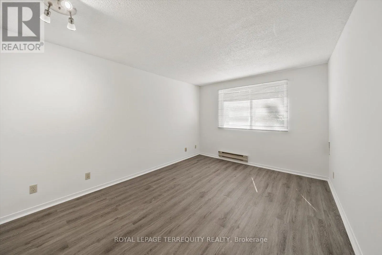 208 - 1275 CORNERBROOK PLACE