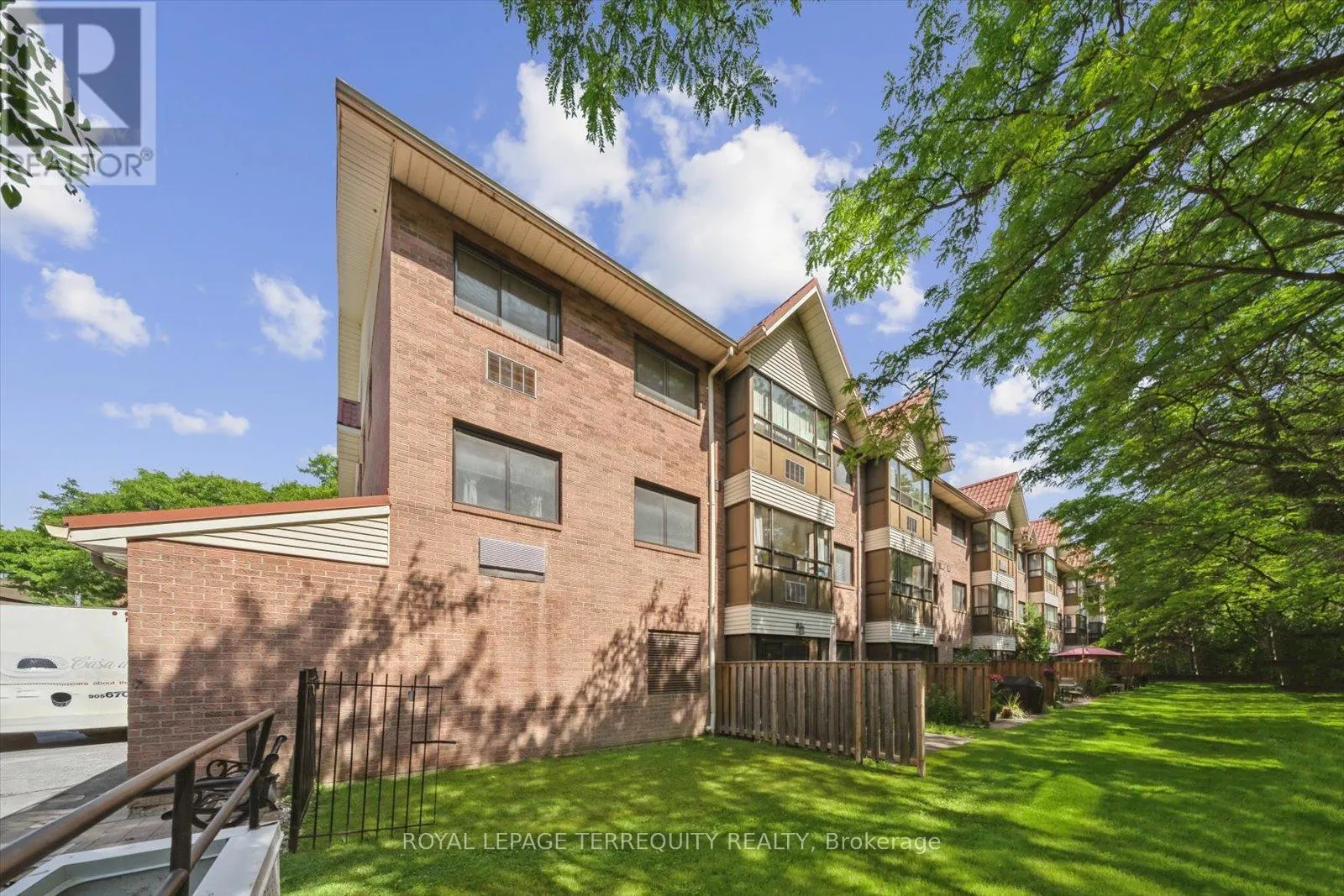 208 - 1275 CORNERBROOK PLACE