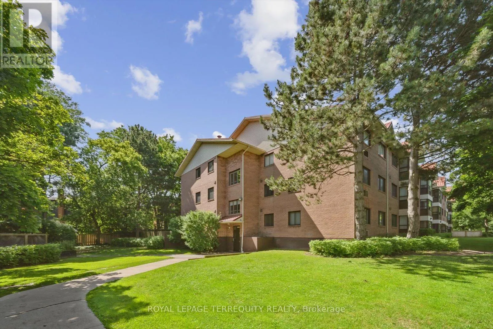 208 - 1275 CORNERBROOK PLACE