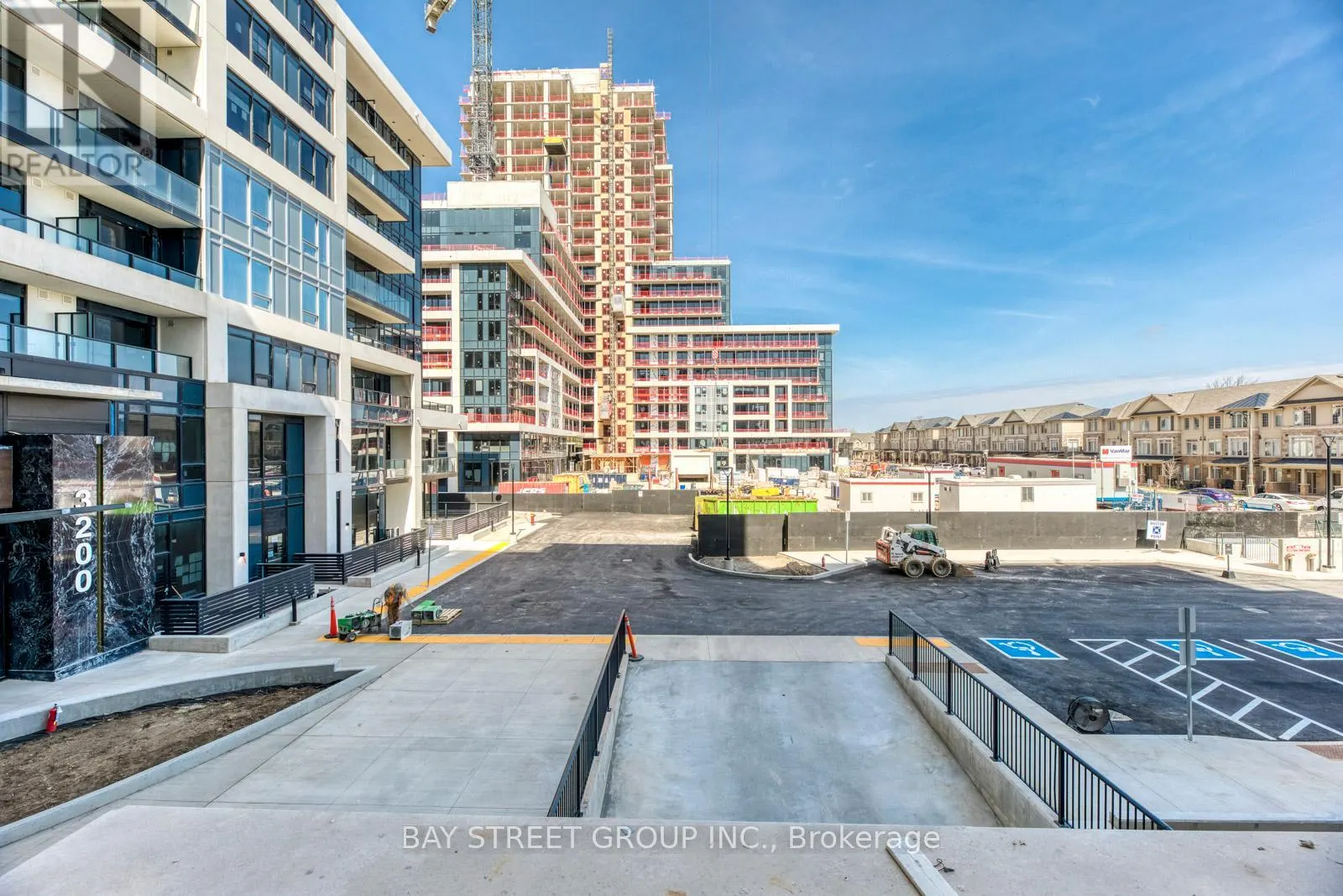 204 - 3200 WILLIAM COLTSON AVENUE