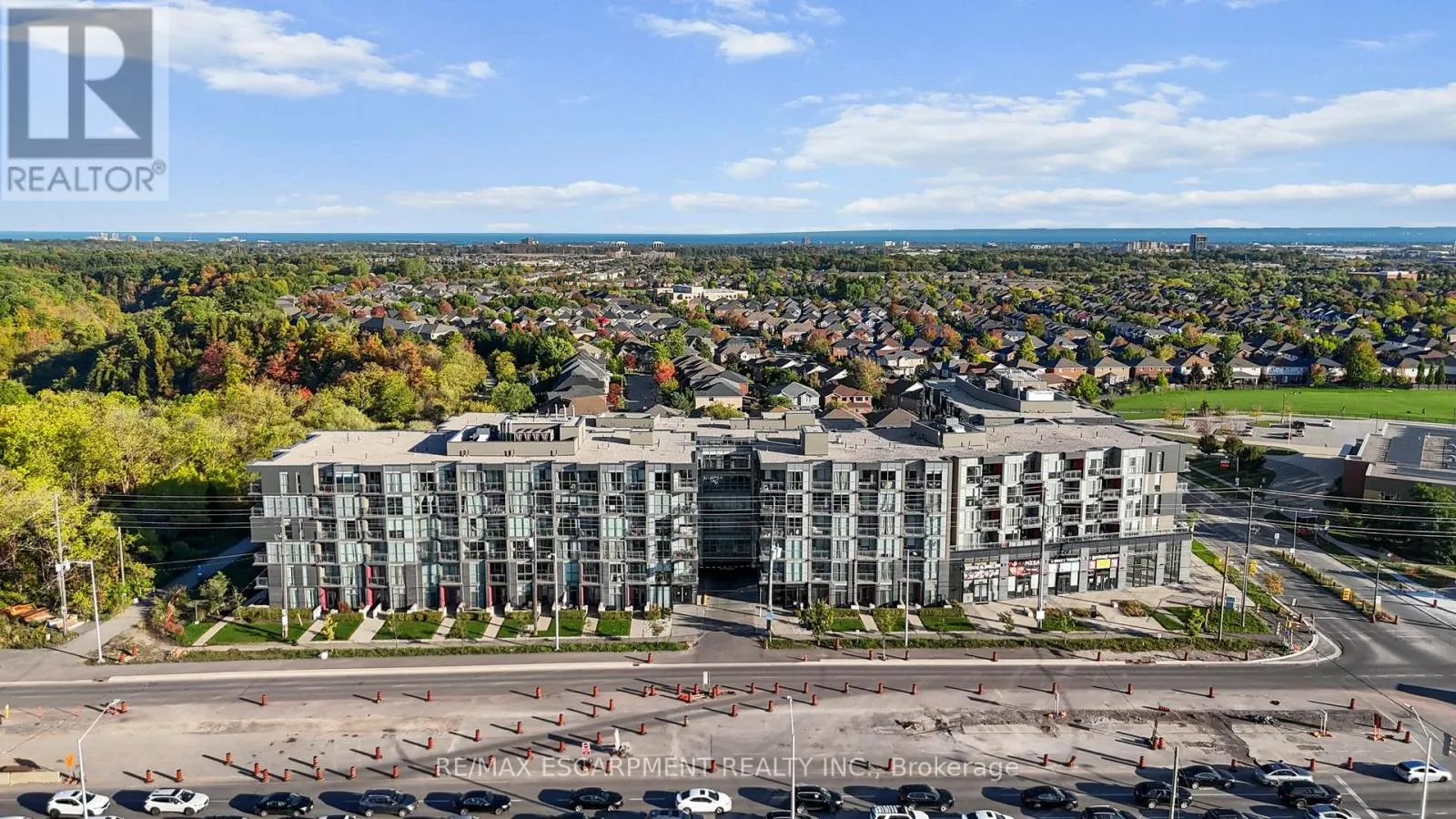 D515 - 5220 DUNDAS STREET