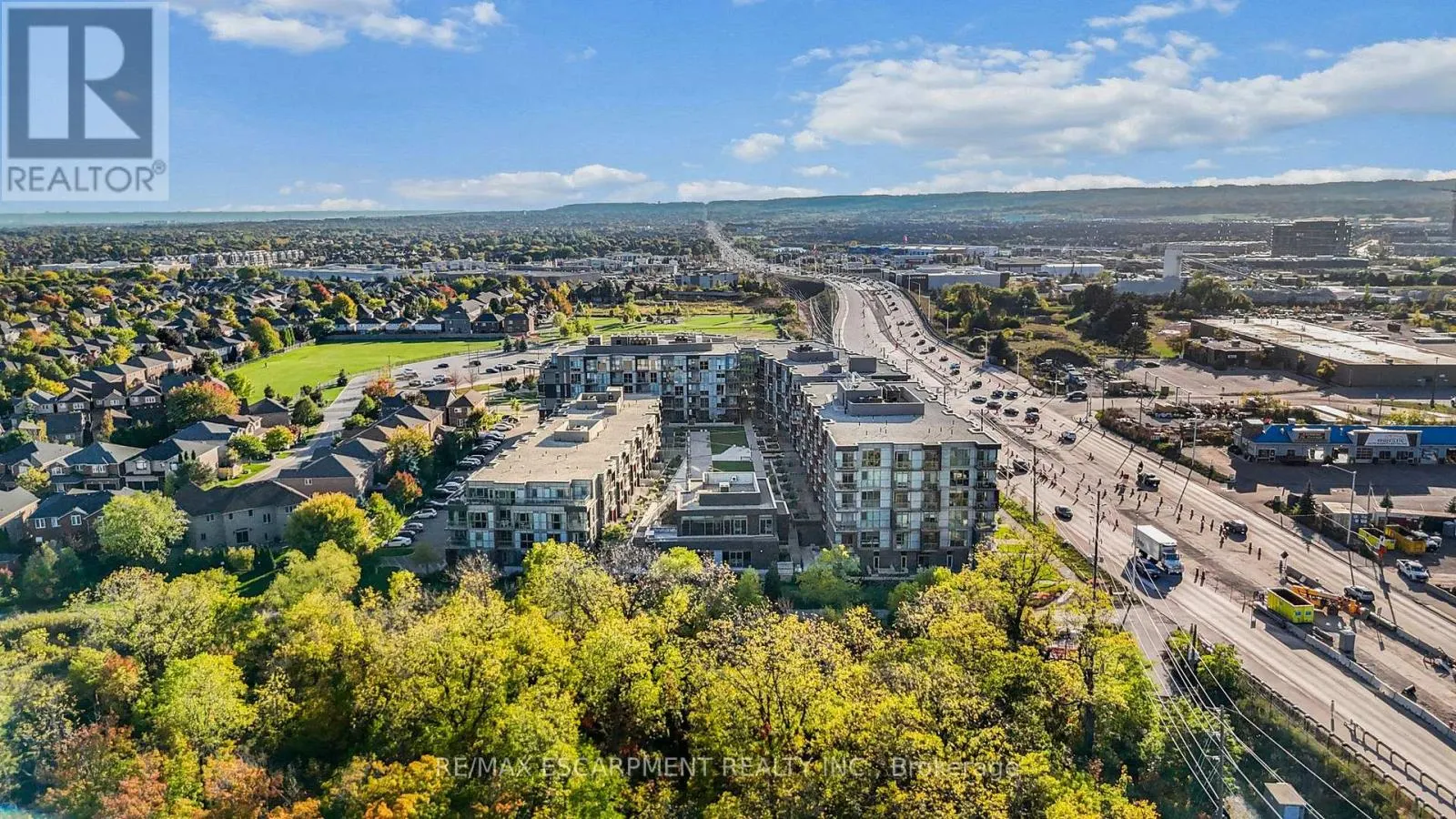 D515 - 5220 DUNDAS STREET