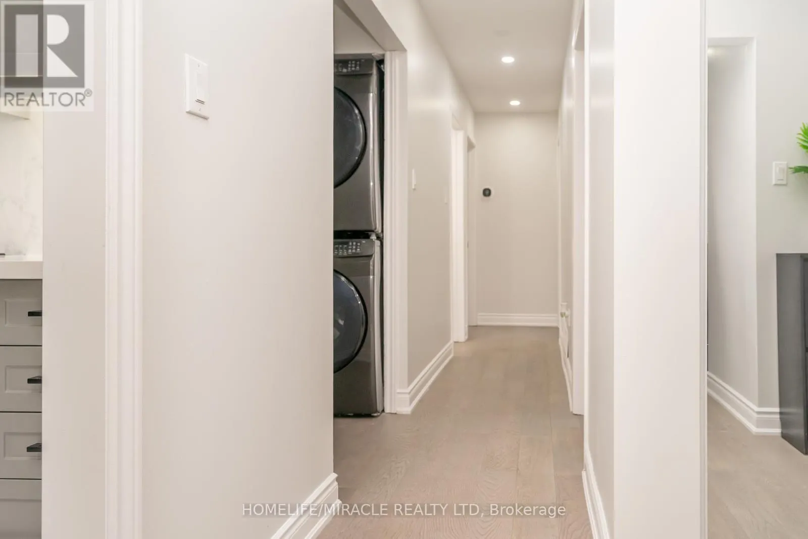 MAIN - 5 FINSBURY DRIVE