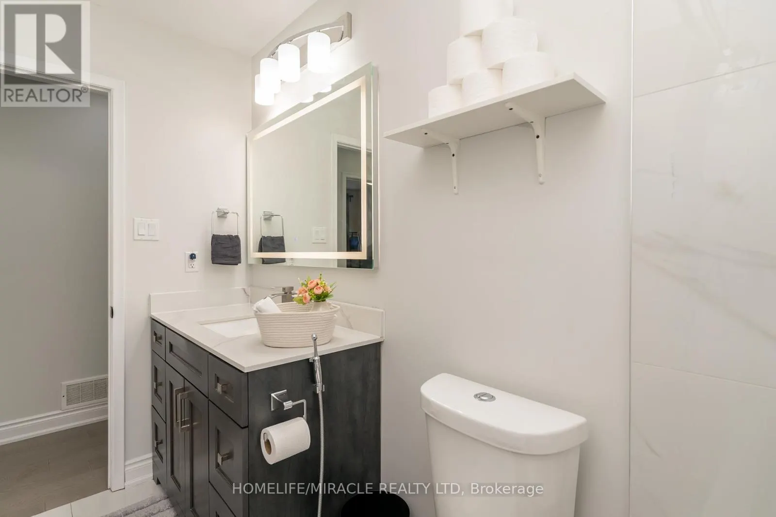 MAIN - 5 FINSBURY DRIVE