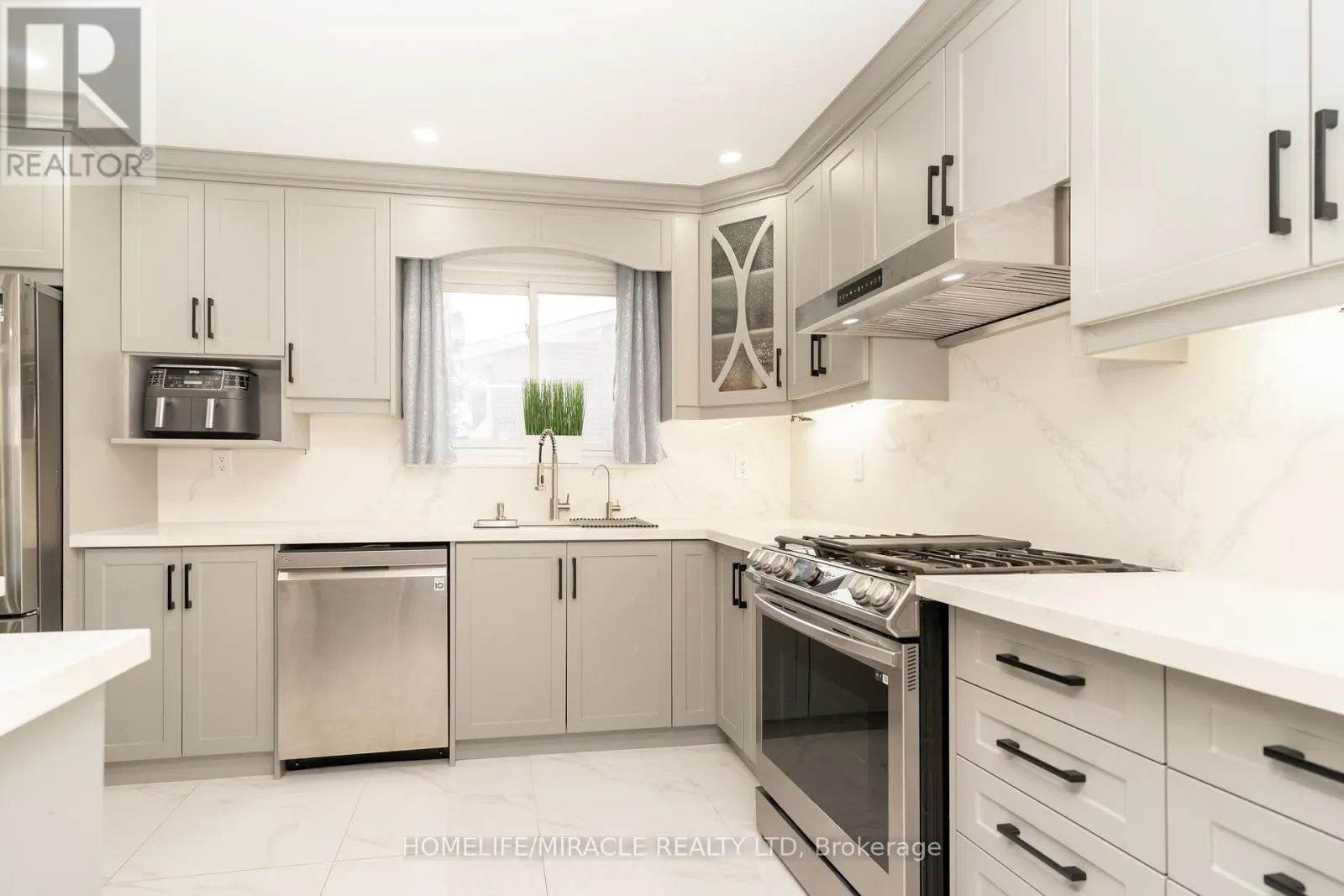 MAIN - 5 FINSBURY DRIVE