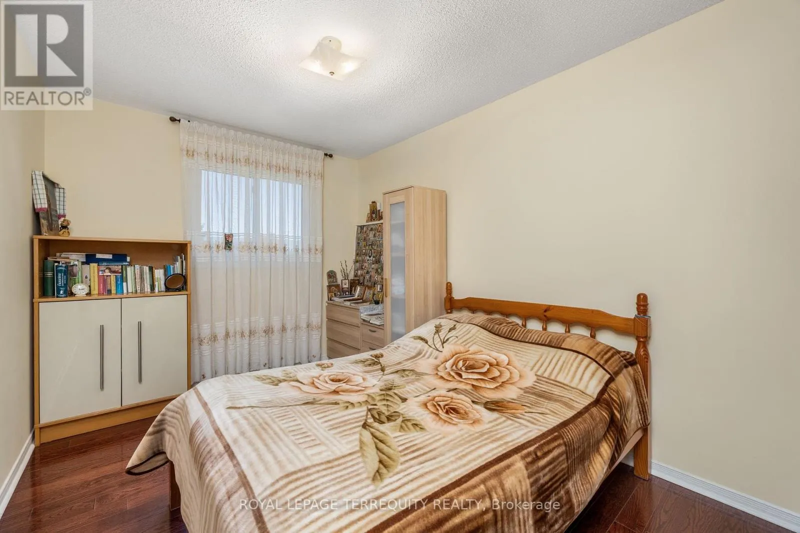 526 RENFORTH DRIVE