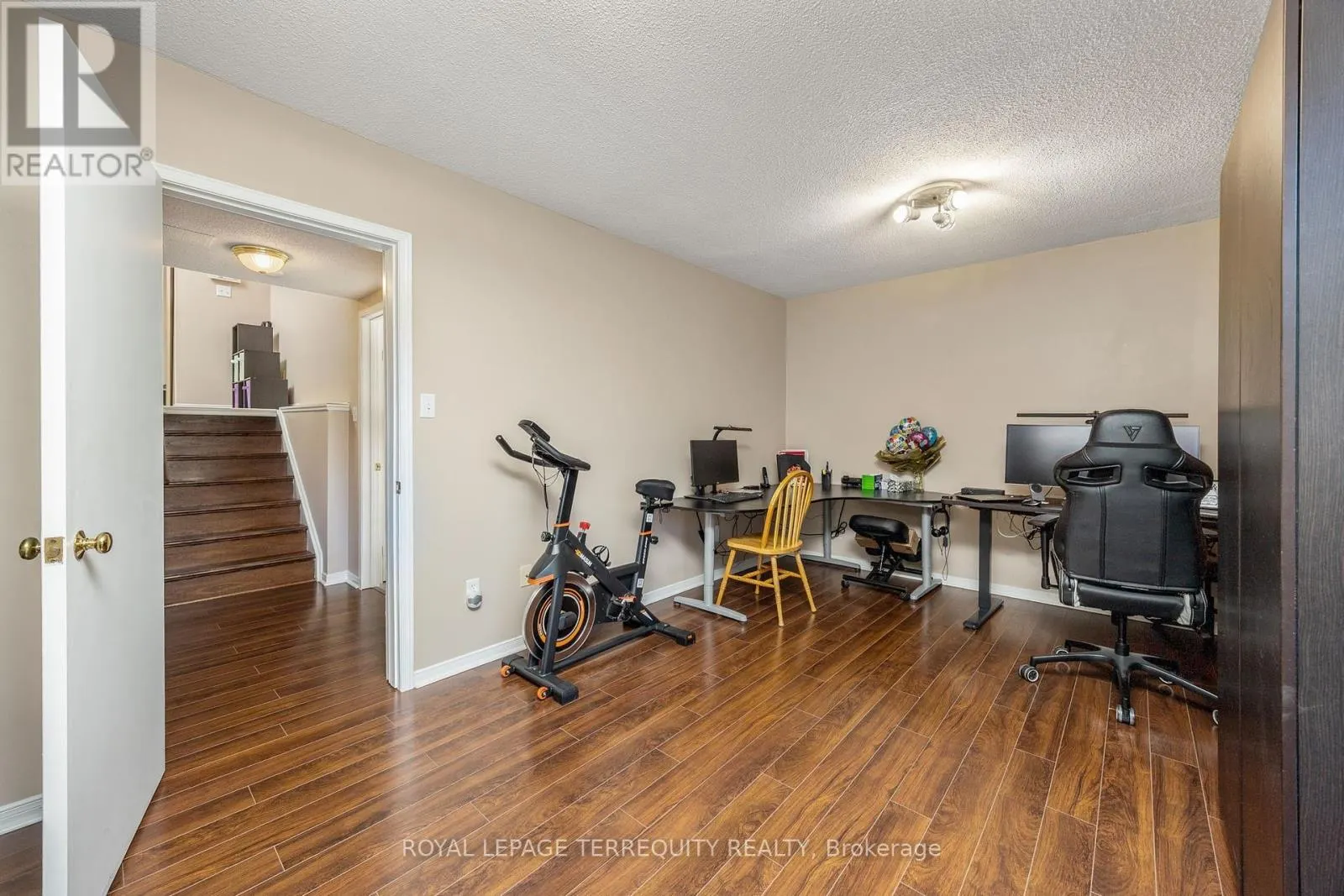 526 RENFORTH DRIVE