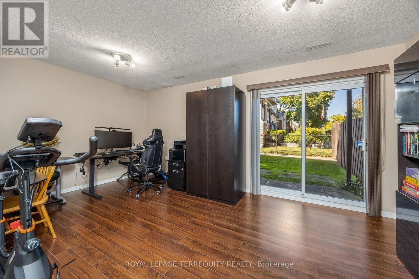 526 RENFORTH DRIVE