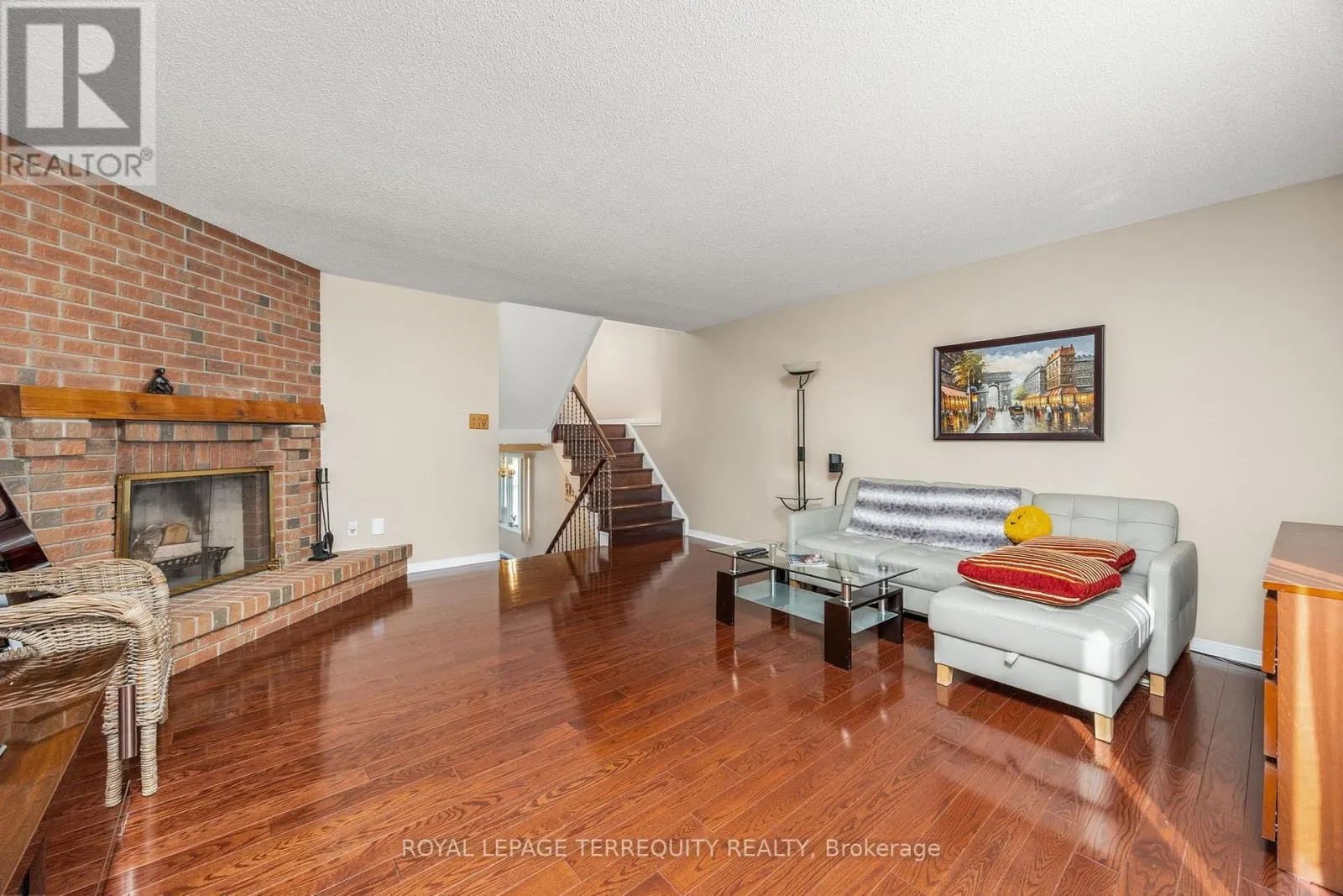 526 RENFORTH DRIVE