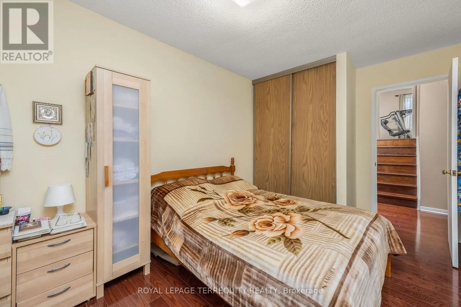 526 RENFORTH DRIVE