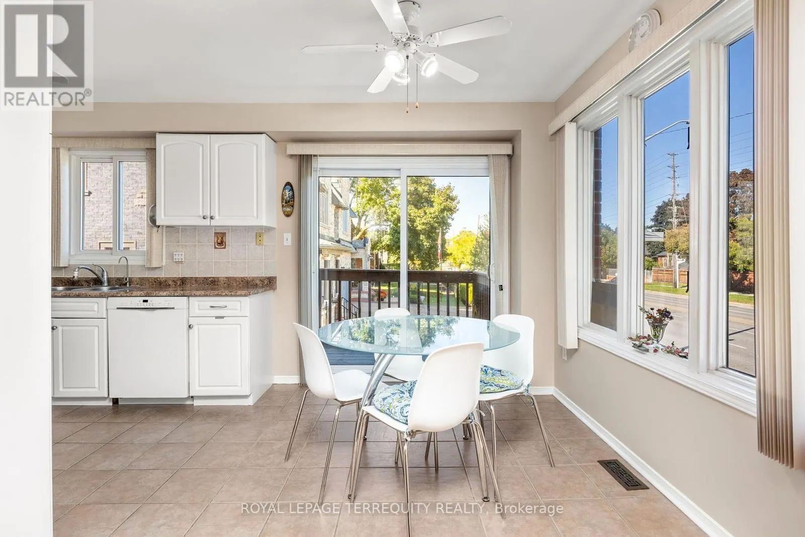 526 RENFORTH DRIVE
