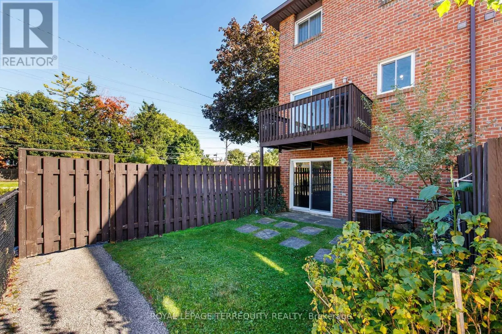 526 RENFORTH DRIVE