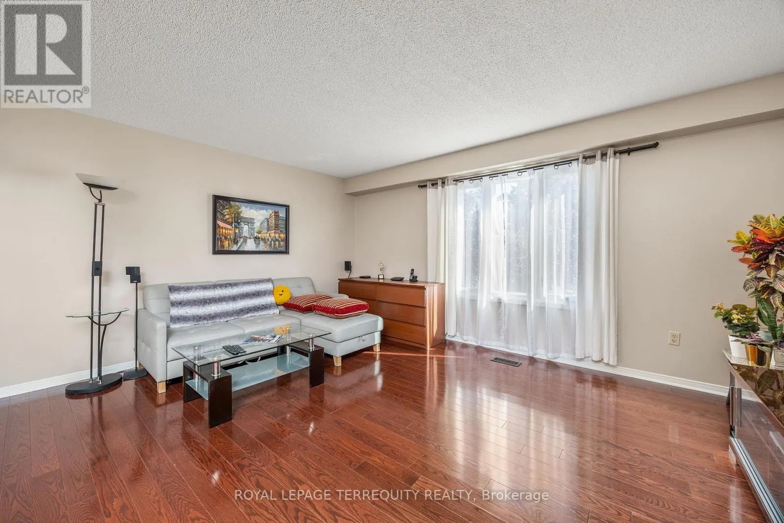 526 RENFORTH DRIVE