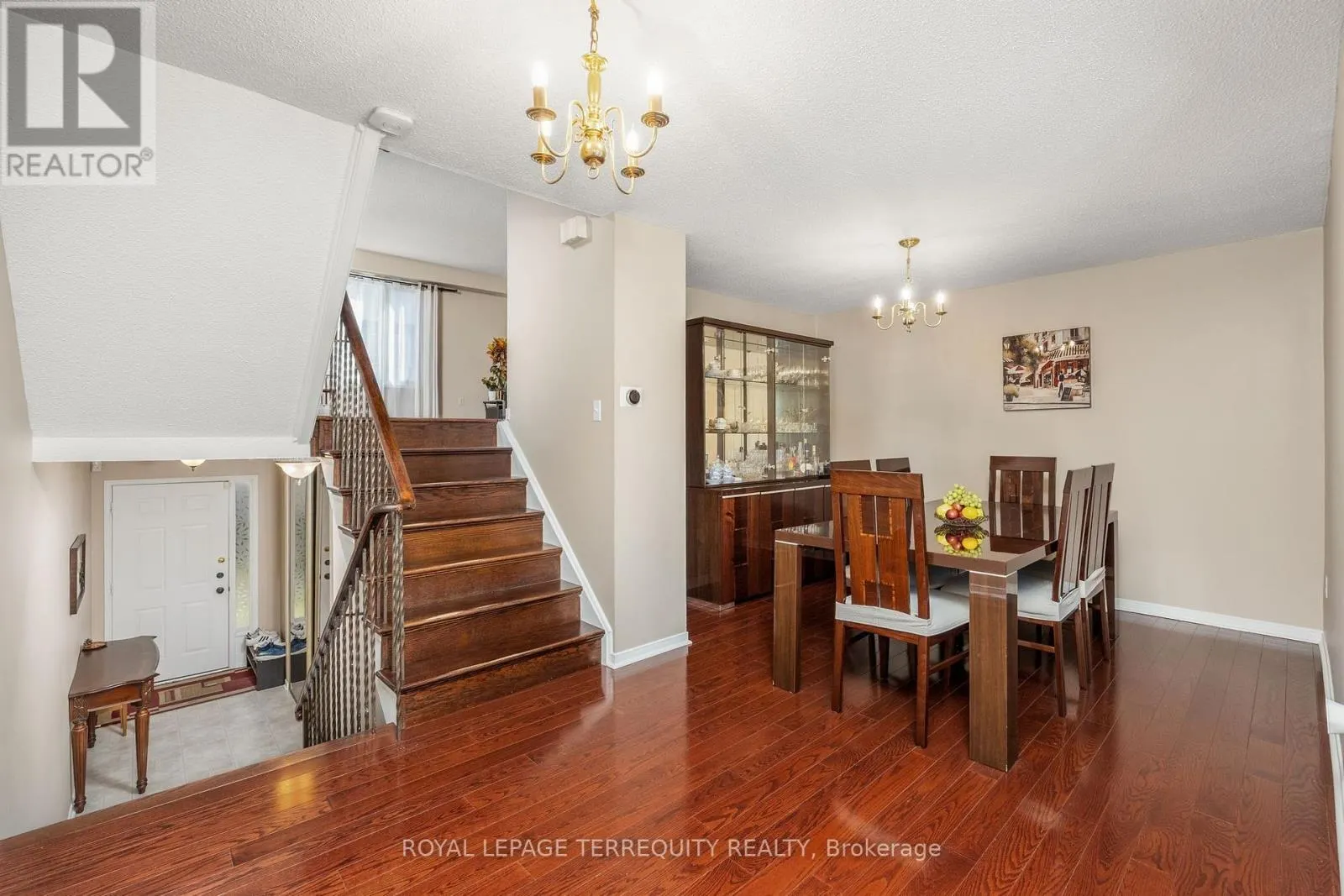 526 RENFORTH DRIVE