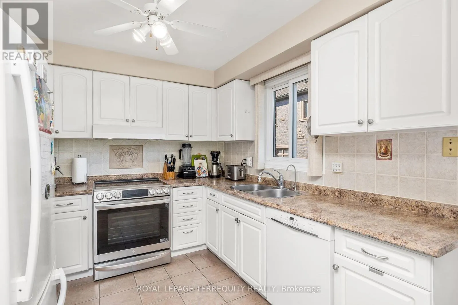 526 RENFORTH DRIVE