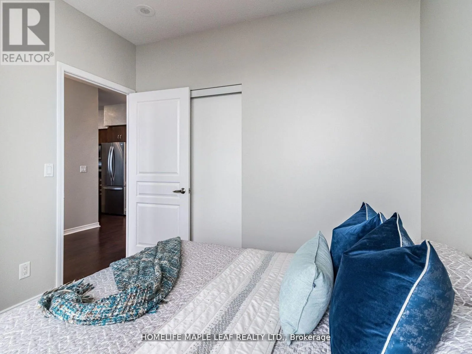 LPH02 - 2240 LAKESHORE BOULEVARD W