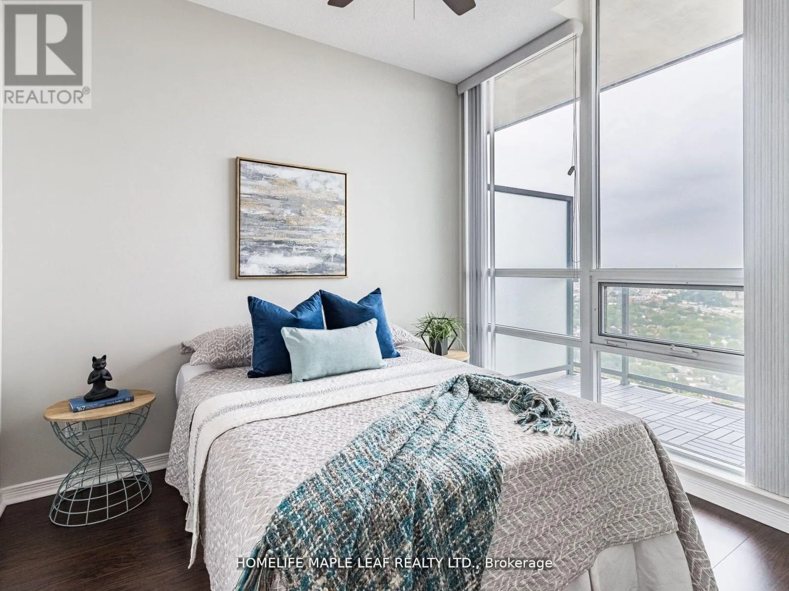 LPH02 - 2240 LAKESHORE BOULEVARD W
