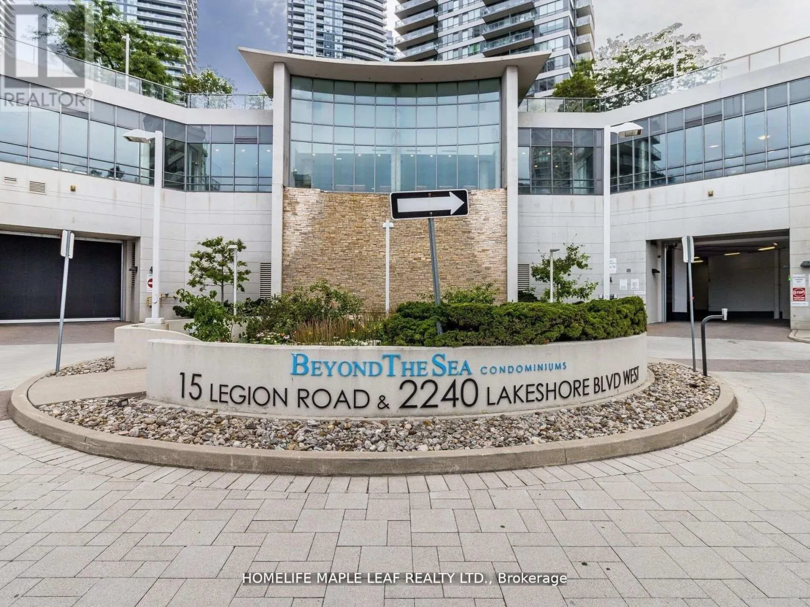 LPH02 - 2240 LAKESHORE BOULEVARD W