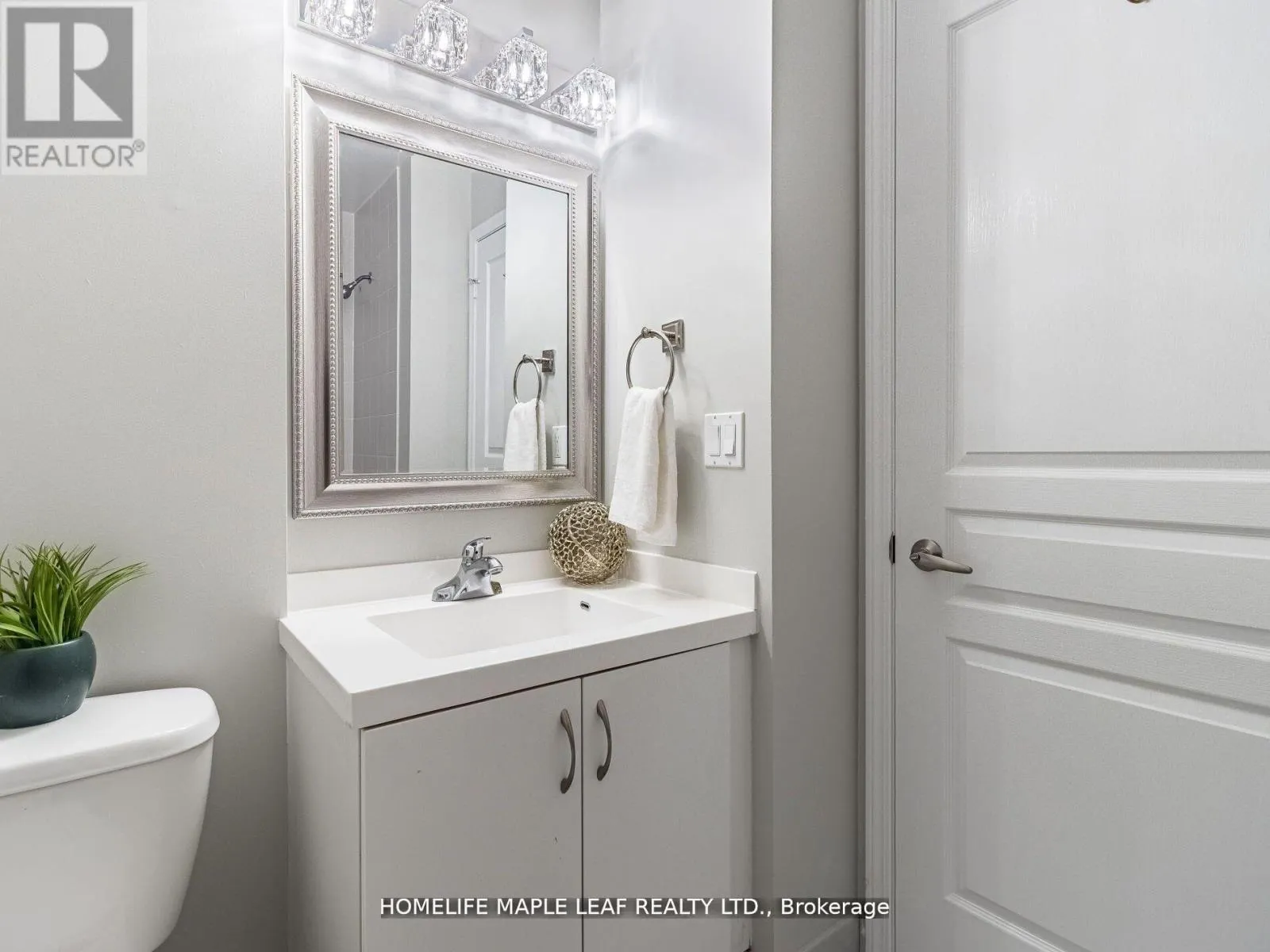 LPH02 - 2240 LAKESHORE BOULEVARD W