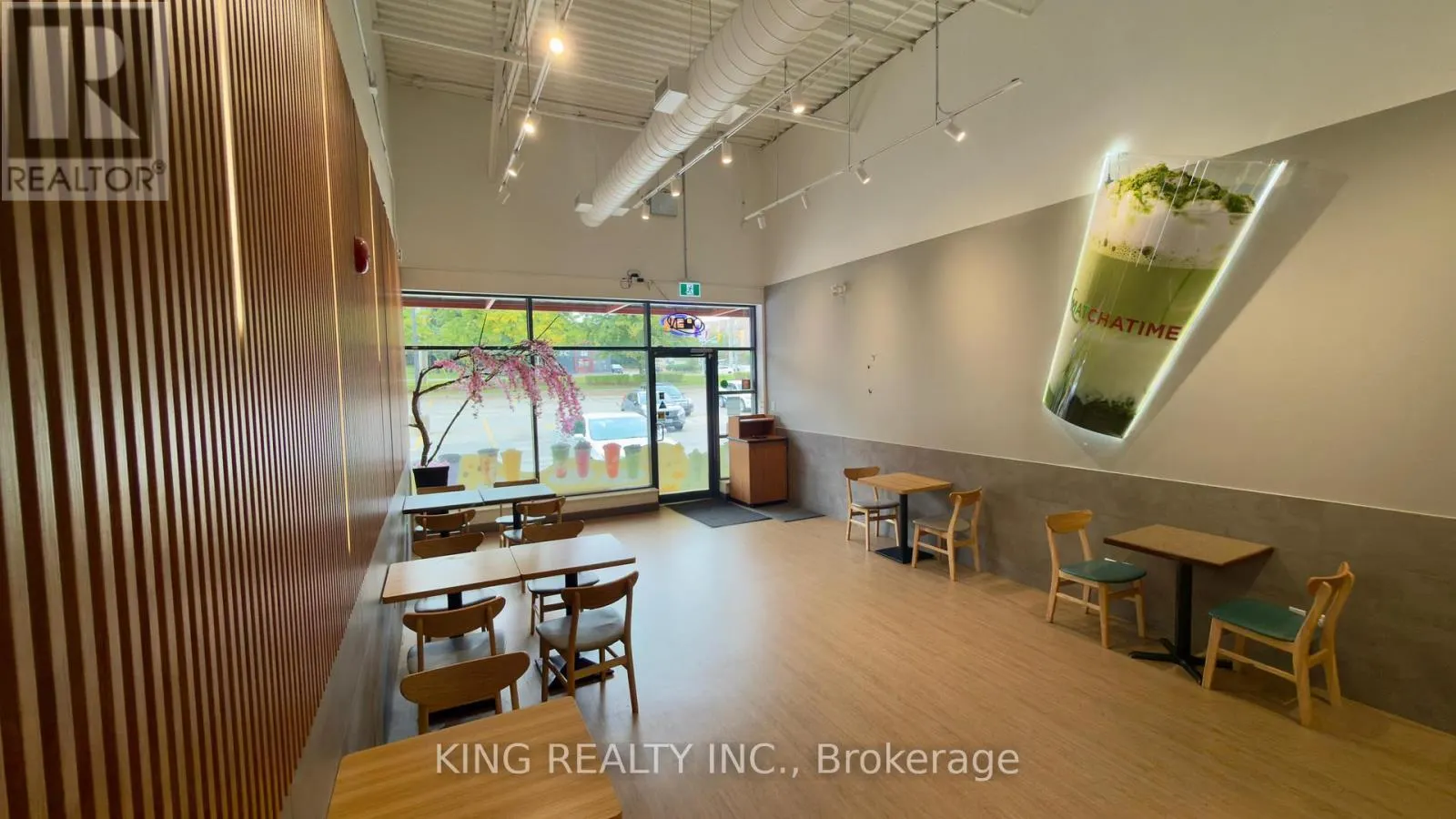 966 DUNDAS STREET E
