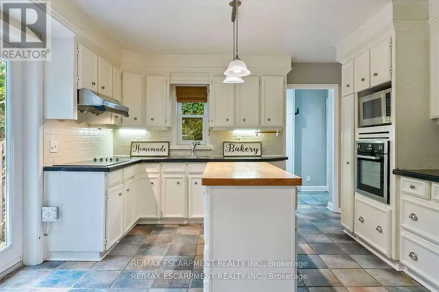 330 POPLAR DRIVE