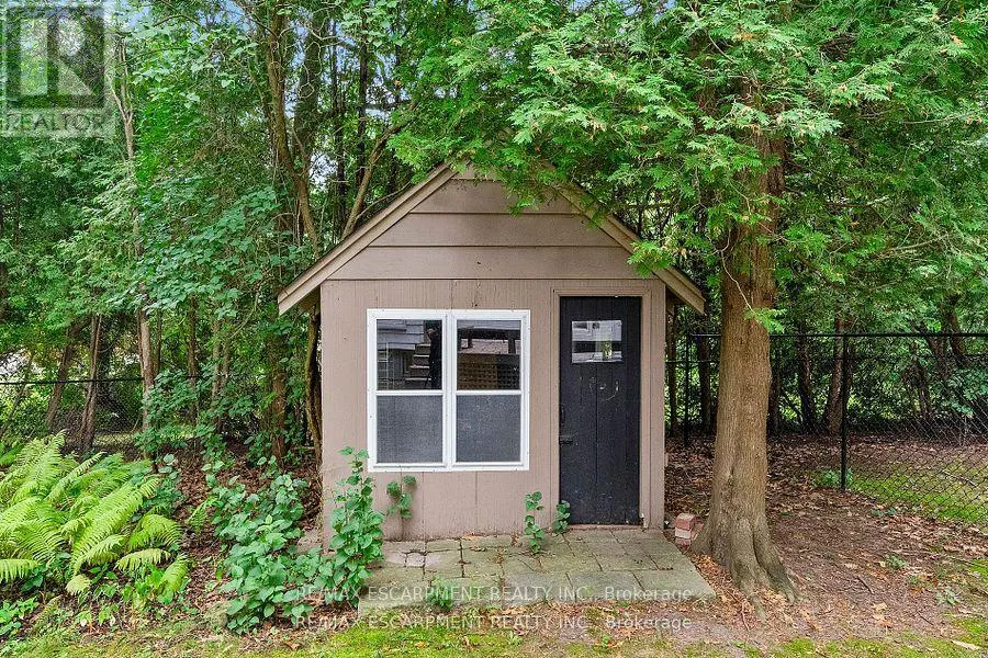 330 POPLAR DRIVE