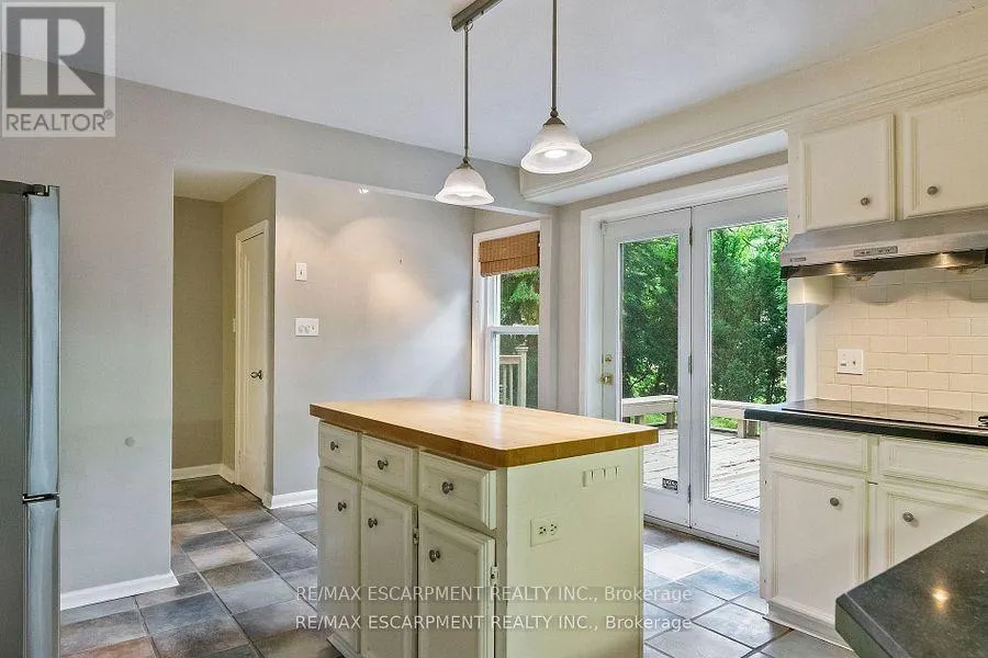 330 POPLAR DRIVE