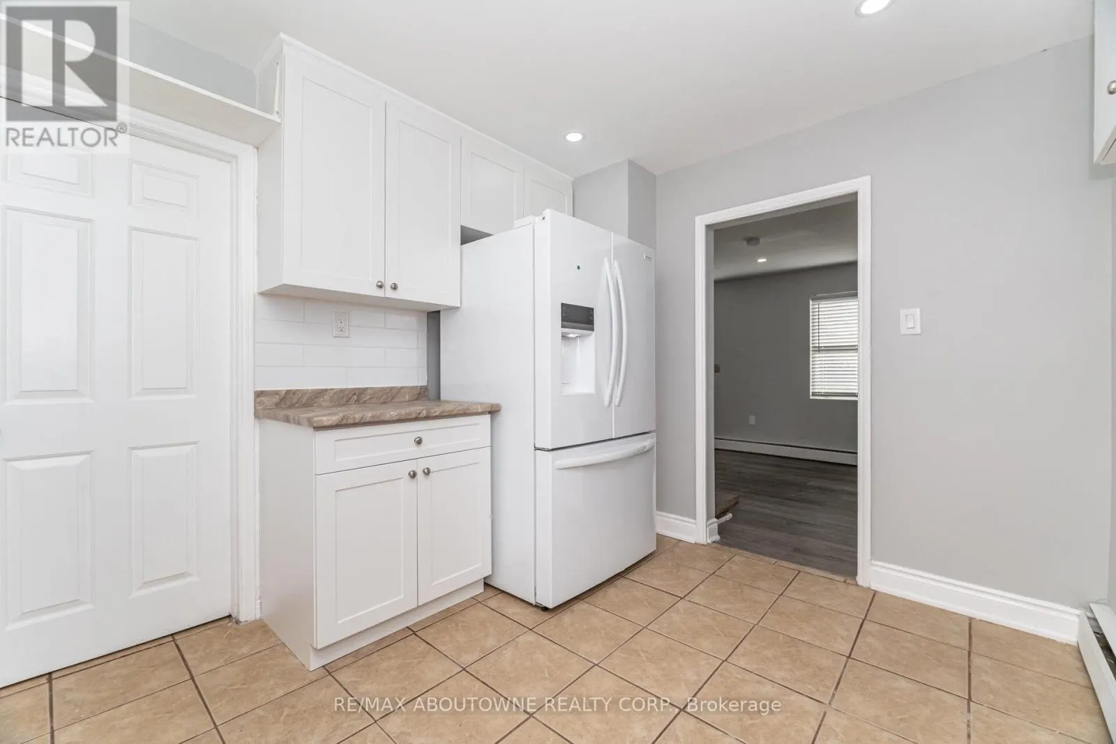 2077 LEIGHLAND ROAD