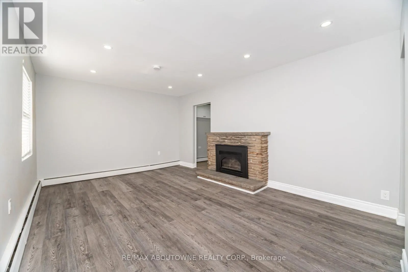 2077 LEIGHLAND ROAD