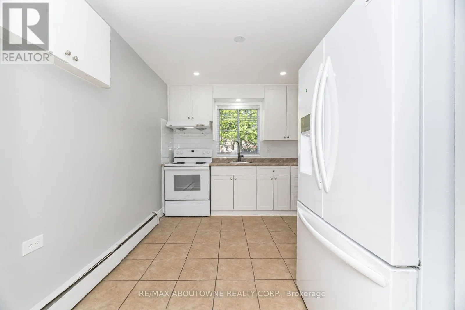 2077 LEIGHLAND ROAD