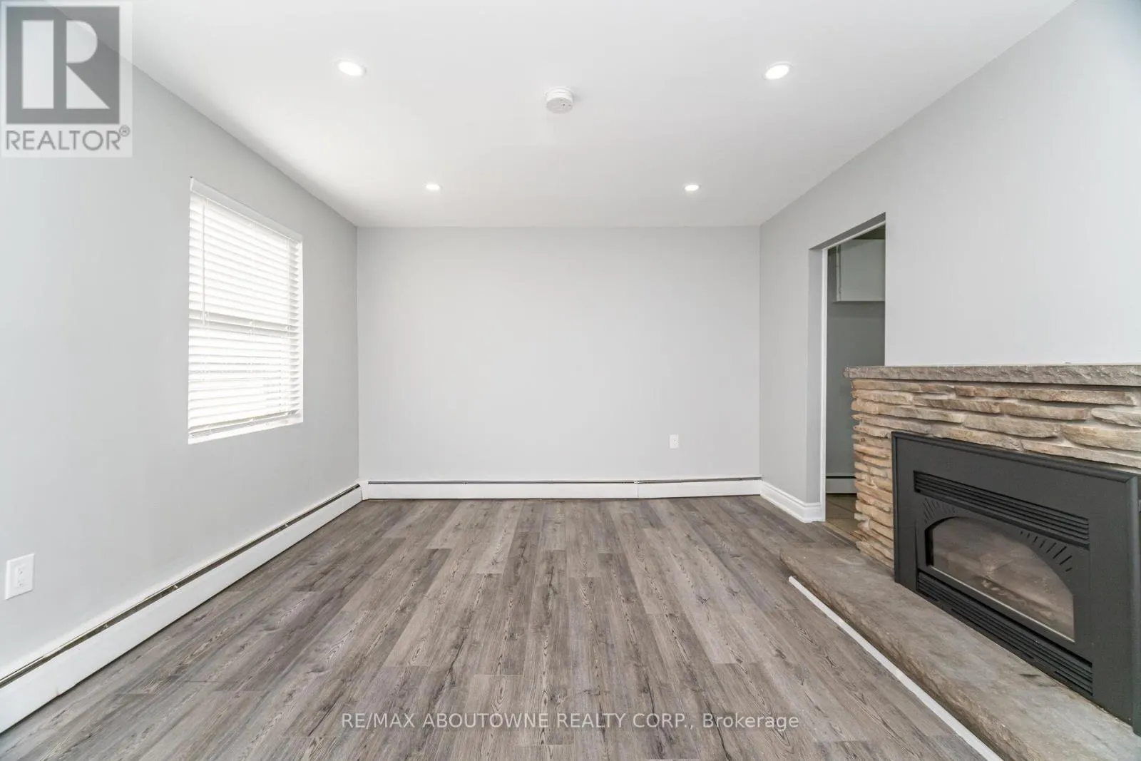 2077 LEIGHLAND ROAD