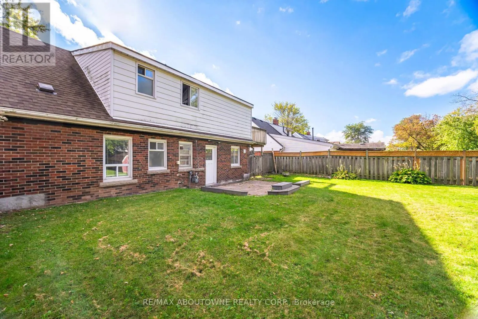 2077 LEIGHLAND ROAD