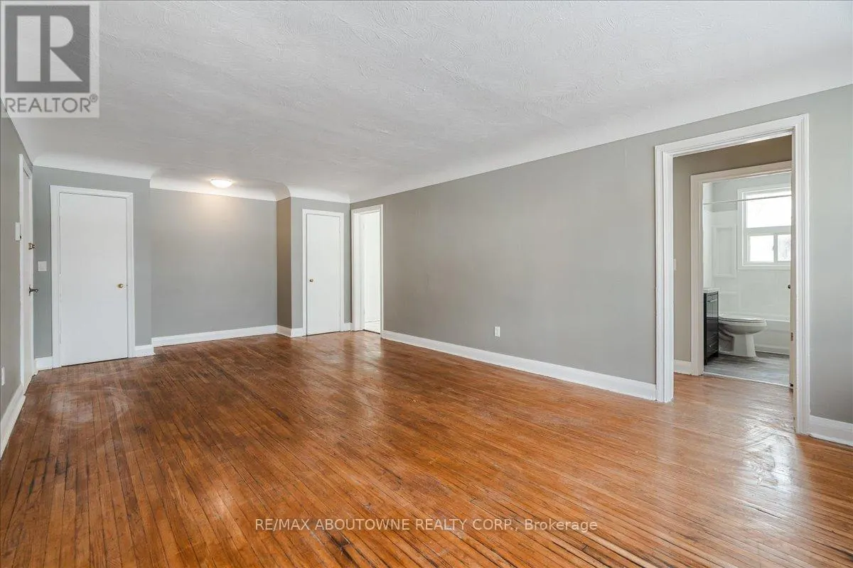 2 - 145 NORTH SERVICE ROAD E