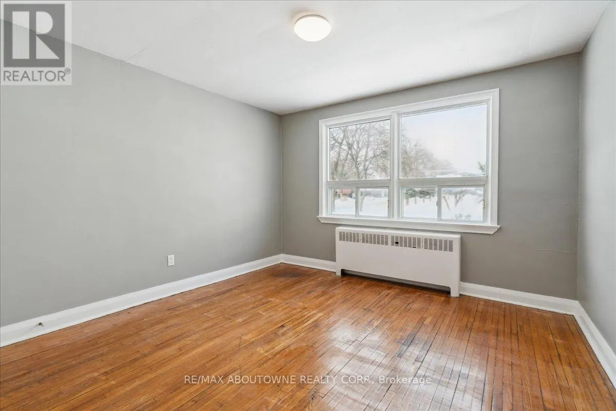 2 - 145 NORTH SERVICE ROAD E