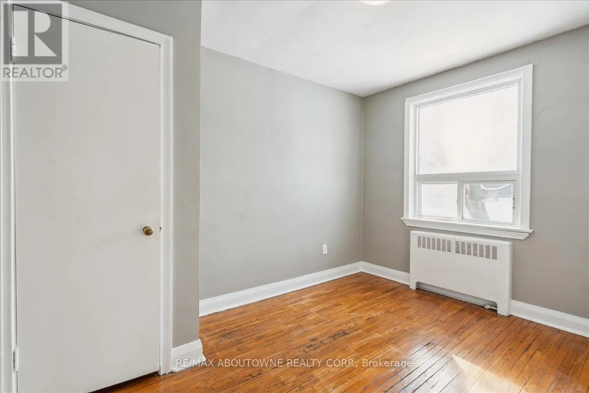 2 - 145 NORTH SERVICE ROAD E