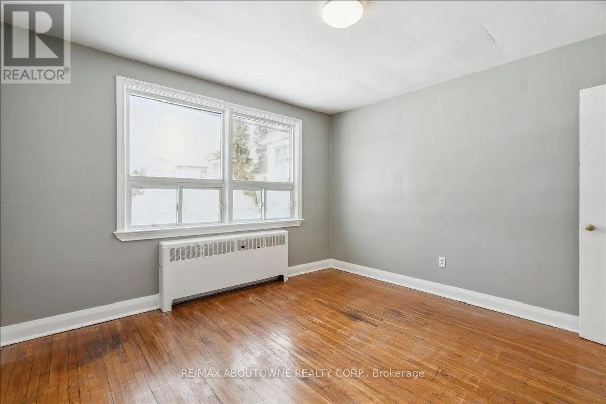 2 - 145 NORTH SERVICE ROAD E